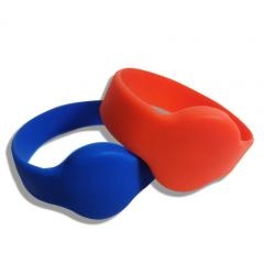 Bracelet en silicone imperméable pour la natation
