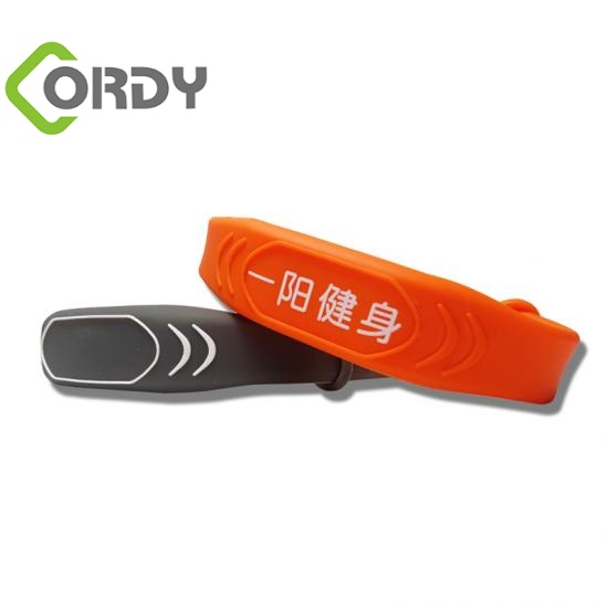 Adjustable RFID wristband